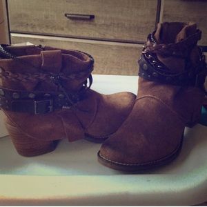 Chocolat Blu booties